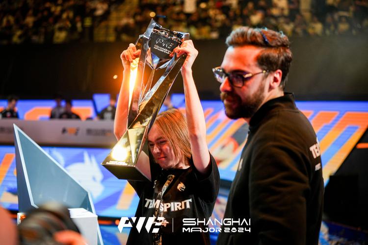 BLG日常训练返图：Bin仔似乎越来越”圆润“了