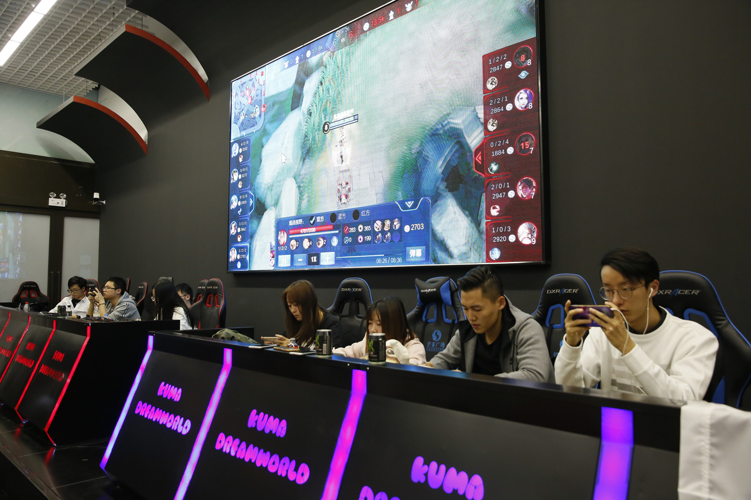 The MongolZ 本可以租借 jL 或 magixx 而不是 controlez